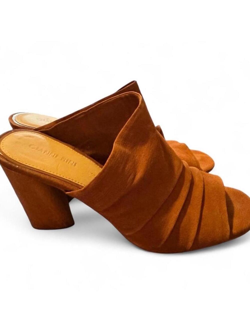 Vintage Gianni Bini Ruched Suede Block Heel Mules in Rust / Camel size 10